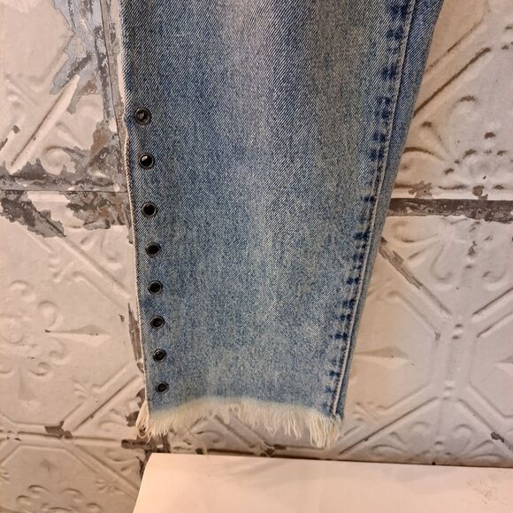 BLANKNYC Distressed High Rise Tapered Boho Jeans SZ 30 - Picture 8 of 13